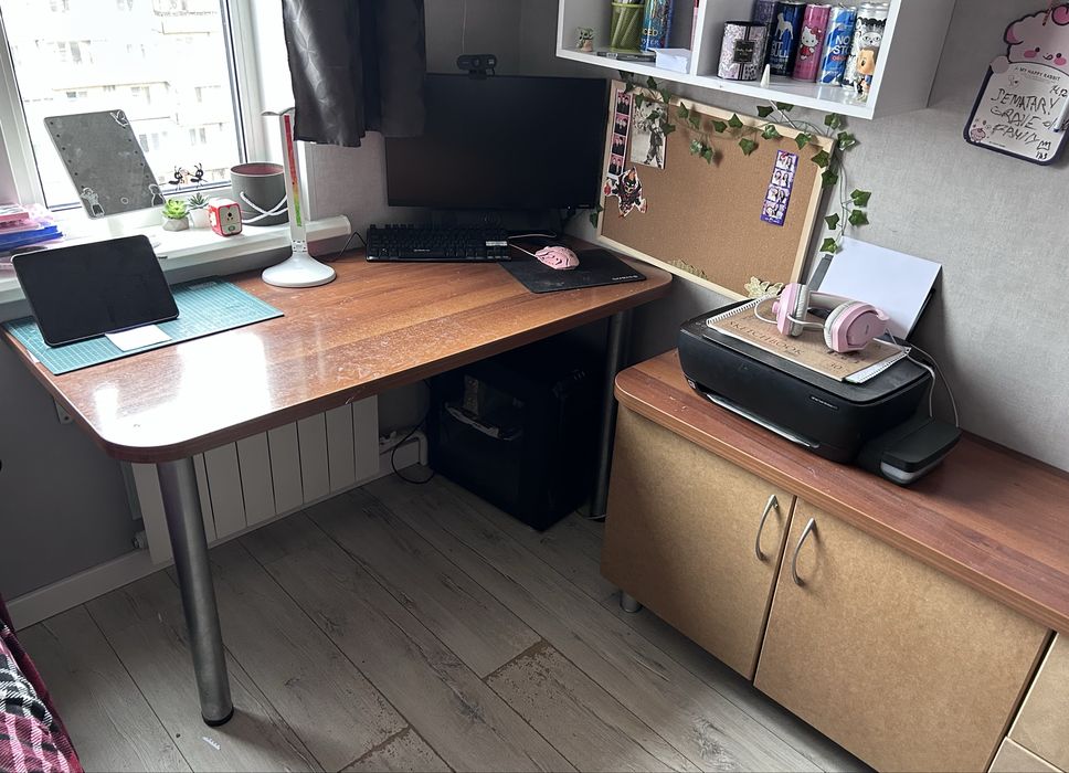 Стол і комод тумба меблі для спальні, вітальні, дитячої