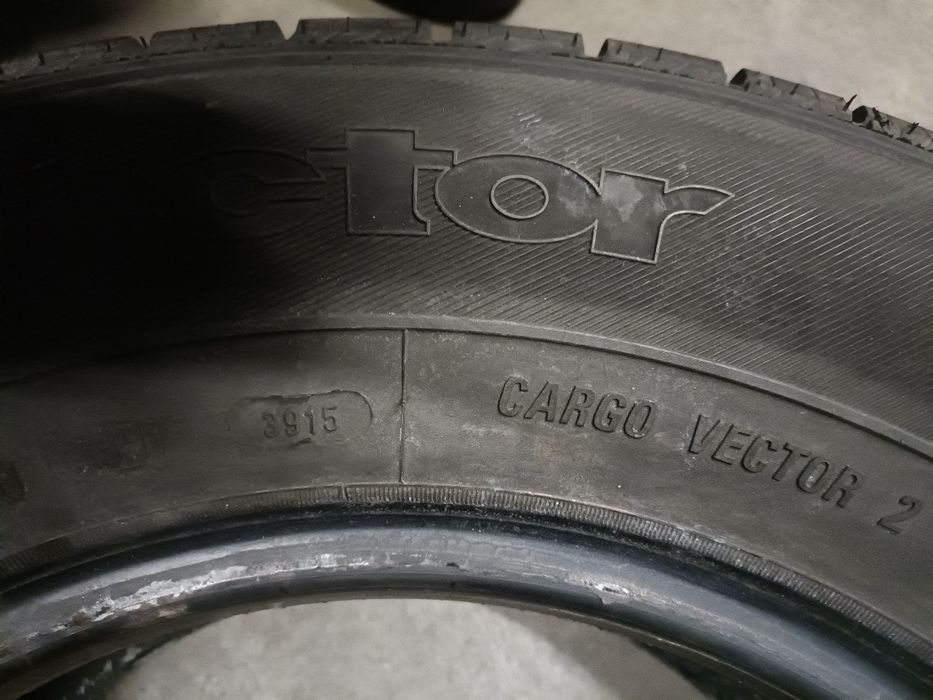 Opony zimowe Goodyear Cargo Vector 2 225/70R15C 112/110R