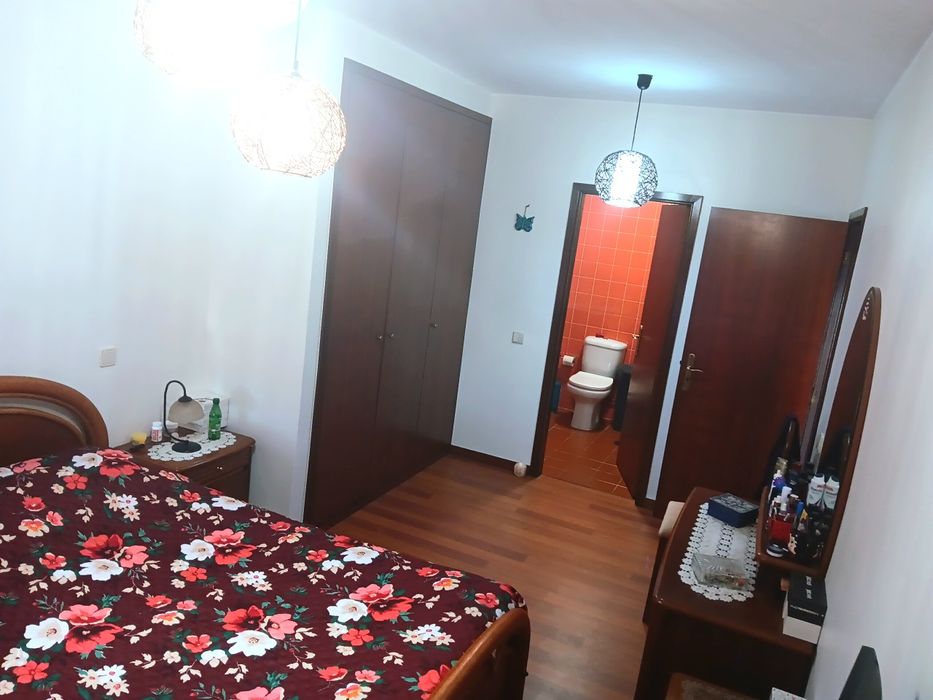 t2 Mozelos c /  120 metros quadrados /suite 2 varandas lugar de garagem