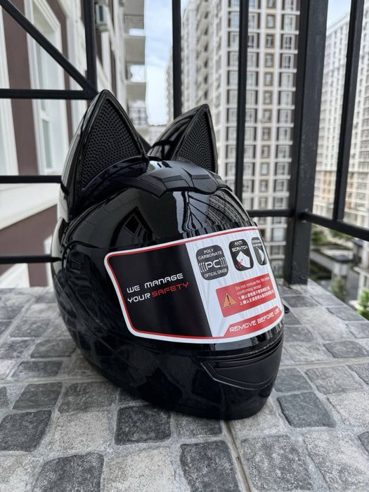 Шоломи з вушками для мото котячі вушка