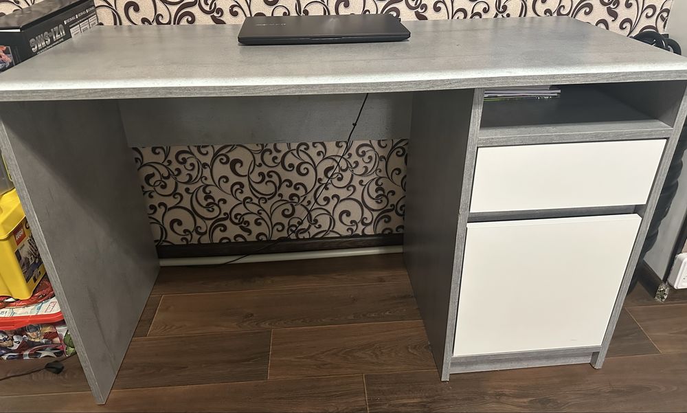 Стол письменный jysk