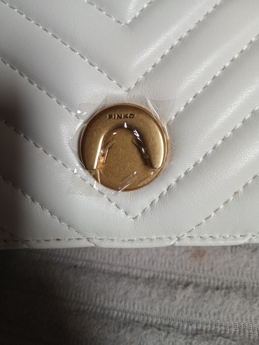PINKO Love Mini Icon Chevron – Skóra, Komplet posiada Chip NFC