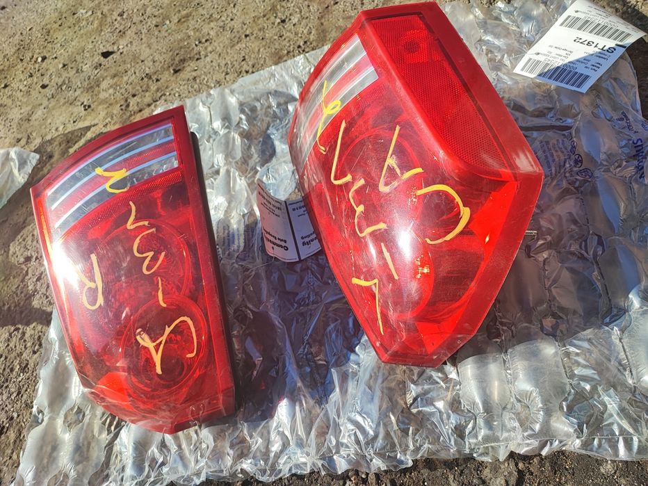 Фонари задние Chrysler 300c SRT8