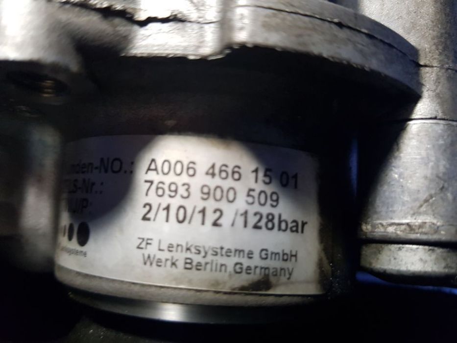 Bomba da direção direcção assistida Mercedes w204 w212 w218 w207 ClS