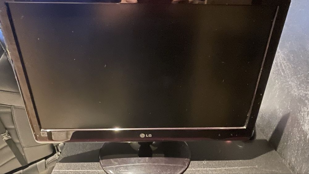 Monitor LG Flatron E2250T-PN