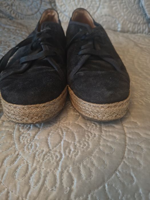 Sznurowane espadryle zamszowe