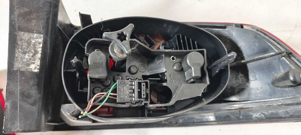 RENAULT LAGUNA 2 2006 ROK Lewa i Prawa Lampa lewy i prawy tył