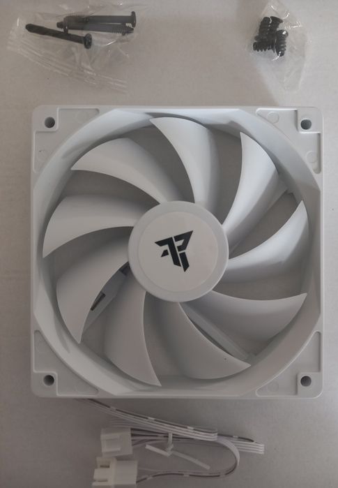 Tempest White 120mm Fan64752329264387120