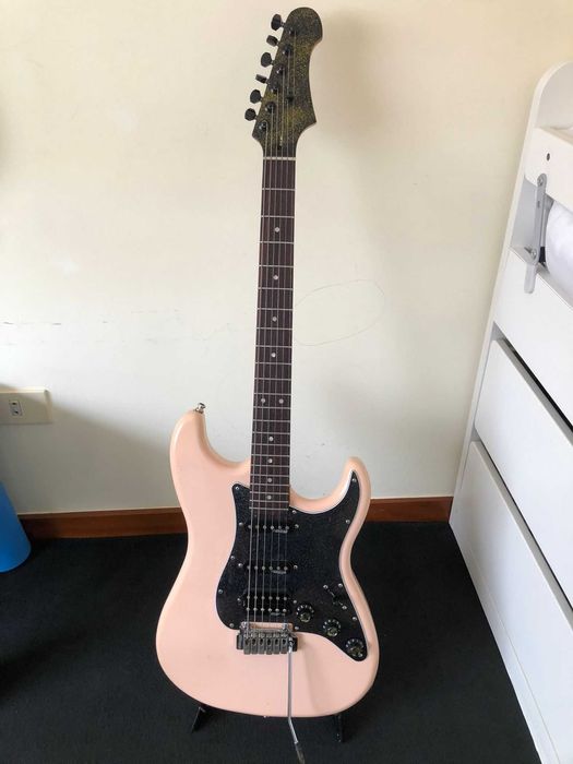 Guitarra pickups e ponte wilkison locking tuners e outros upgrades Vendo ou Troco