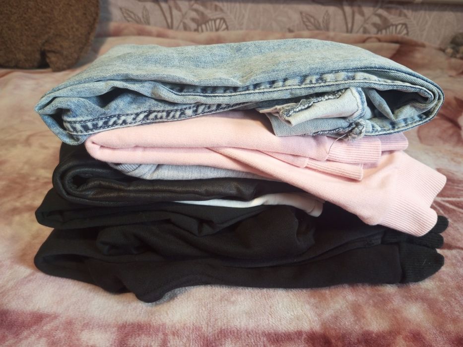 Продам речі пакетом на дівчинку розмір 122-128