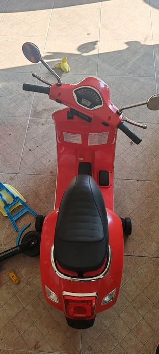 Vespa de criança bateria