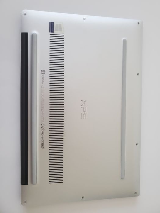 DELL XPS 13, 9380 13.3" FHD i5-8265U 8 GB 256 GB SSD