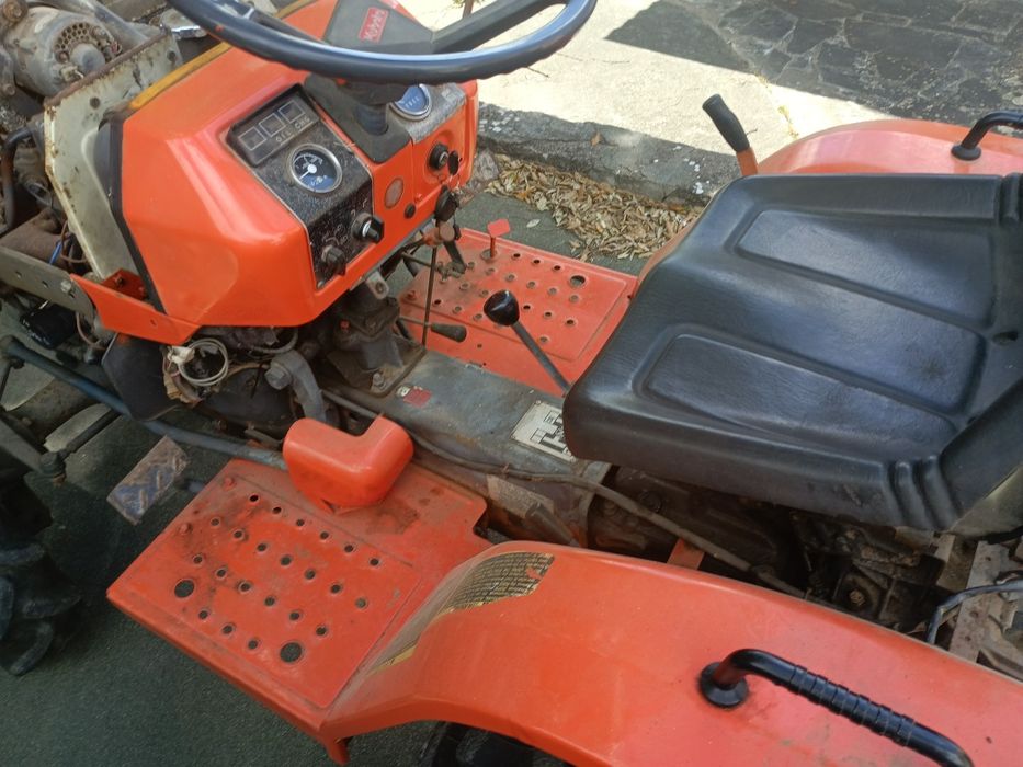 Kubota  245 , e ou, Kubota B 7200 DT matrícula e documentos