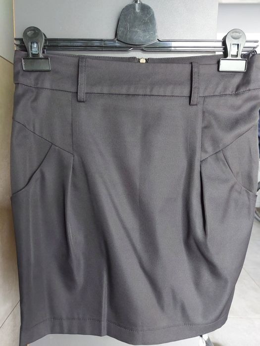 Spódnica czarna wizytowa 38