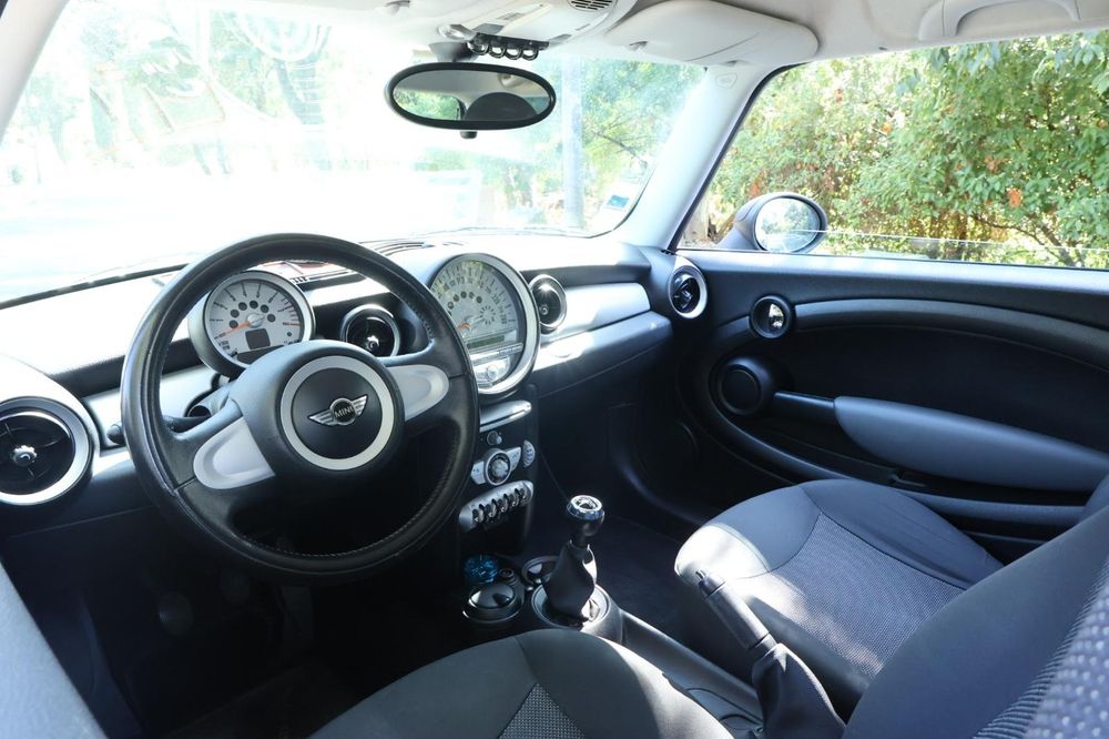 Mini Cooper One 1.4525313214608189447
