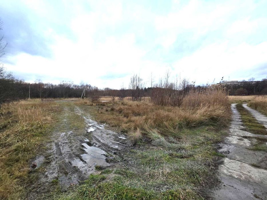 Ділянка під забудову в Трускавці в гарному з багатою зеленню місці