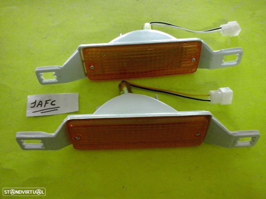 Farolins pisca frente Toyota Hilux LN40 NOVOS