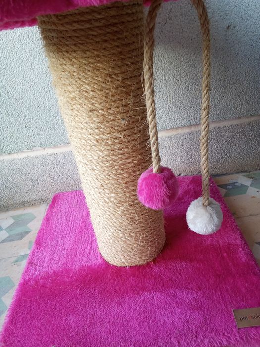 Arranhador de Gato Rosa luxuoso