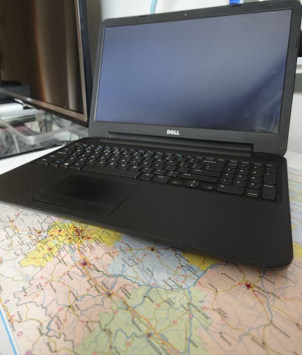 Laptop Dell Inspiron 3521.