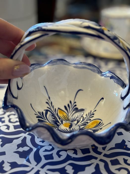 Portugalska porcelana ręcznie malowana koszyk 1988
