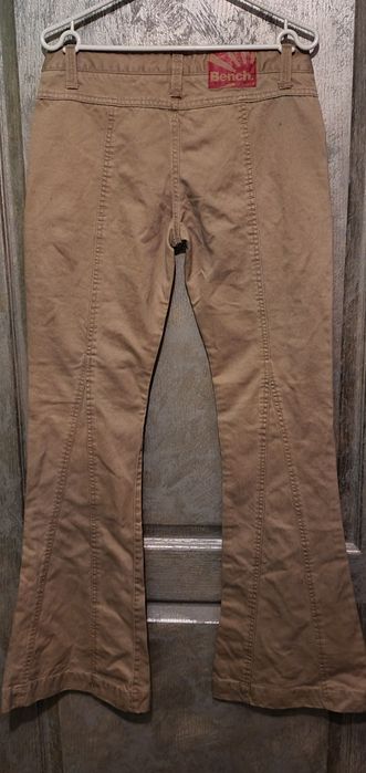 Beżowe nowe dzwony jeansowe Bench 28