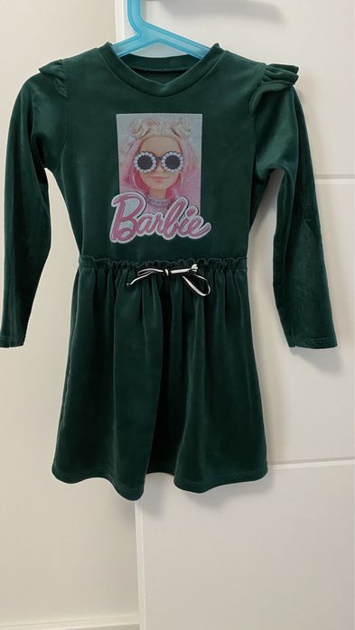 Welurowa sukienka barbie