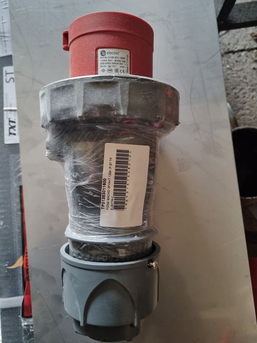 Tomada trifásica macho 125A