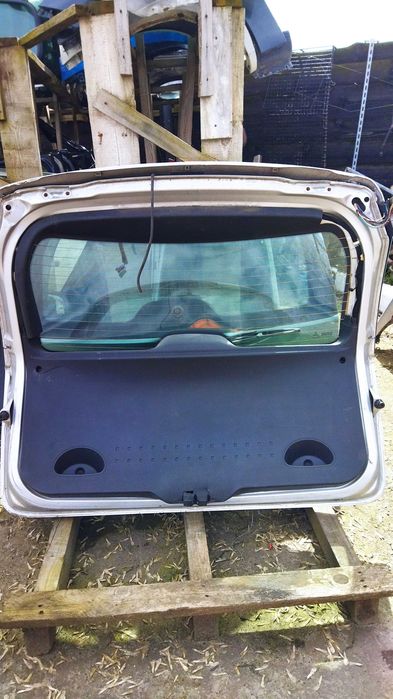 Задня ляда Renault Megane II універсал\хетчбек 02-09рр.