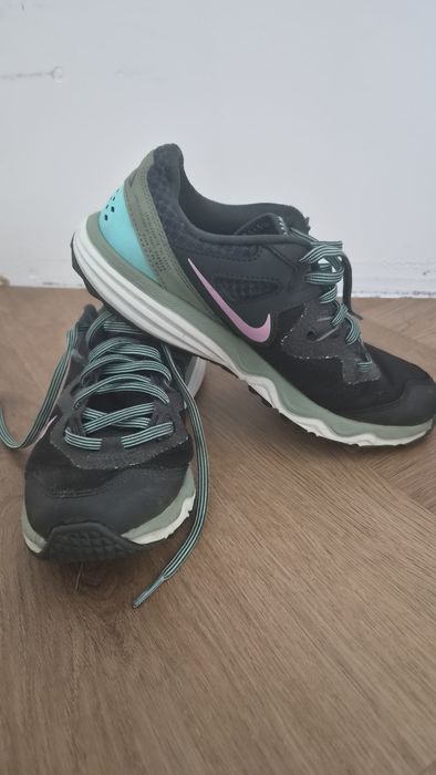 Nike trailer roz. 38.5