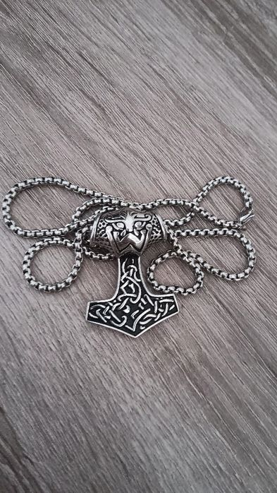 Colar pingente Mjölnir