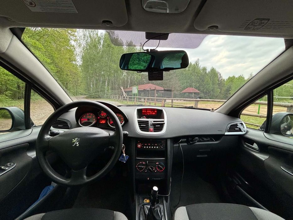 Peugeot 207 2008r 1.4 95km