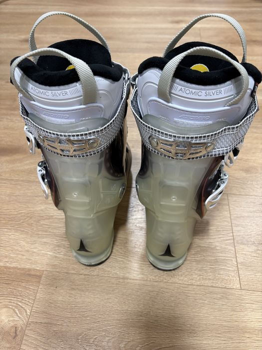 Buty narciarskie 24,5 i kask  Atomic