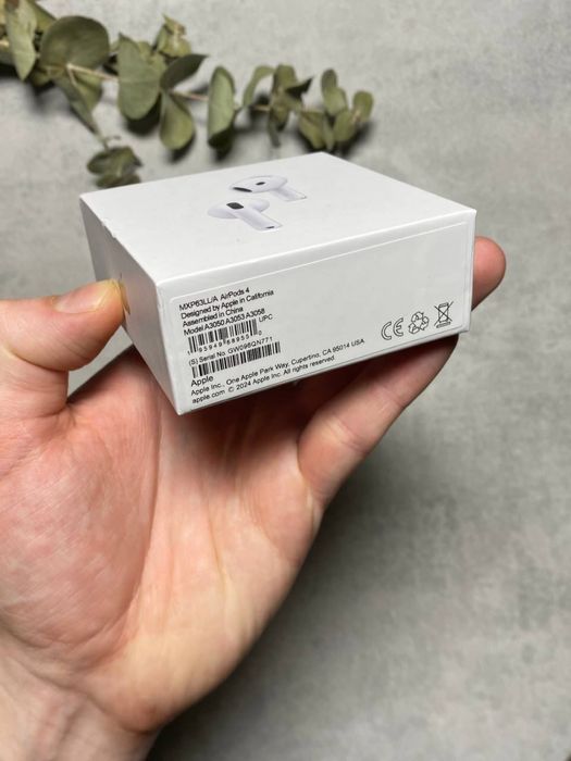 Навушники Apple AirPods 4