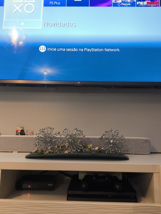 PS4 500GB + 2 Comandos + 3 Jogos (GT Sport, PES 2020, PES 2018)