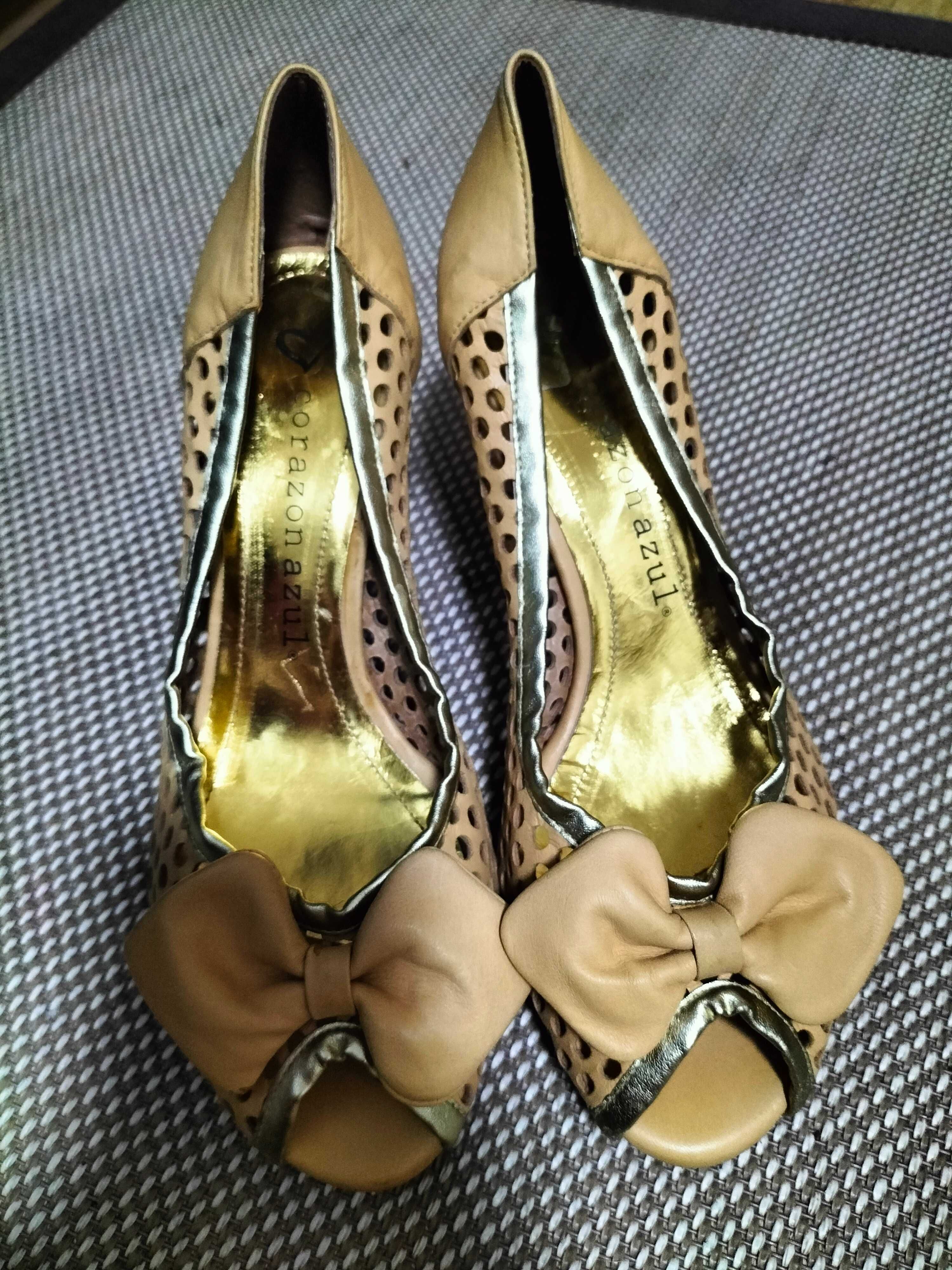 Sapatos amarelos cheap de salto