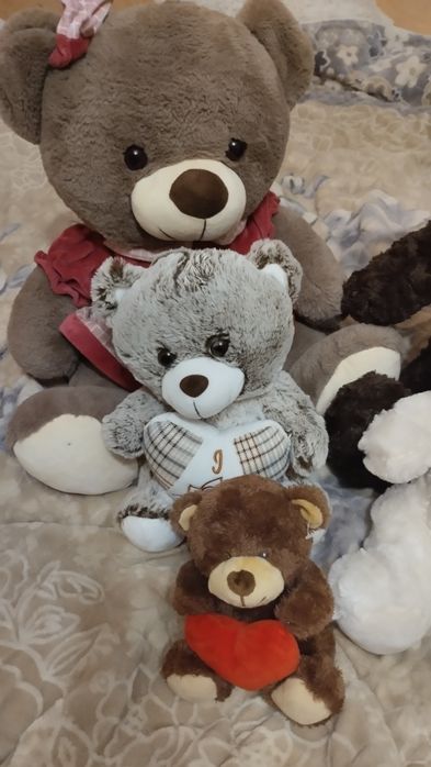 Плюшеві ведмедики (М'яка іграшка)