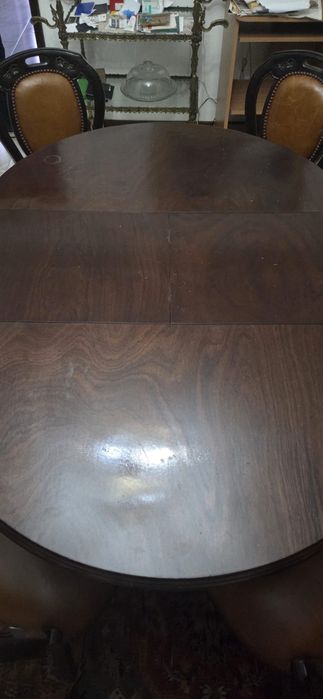 Conjunto de mesa em madeira mais 6 cadeiras Vintage