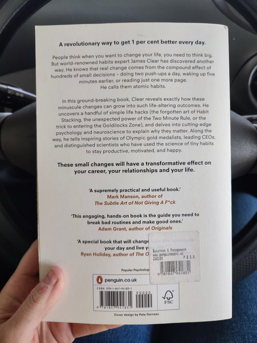 Livro #Atomic Habits" como novo