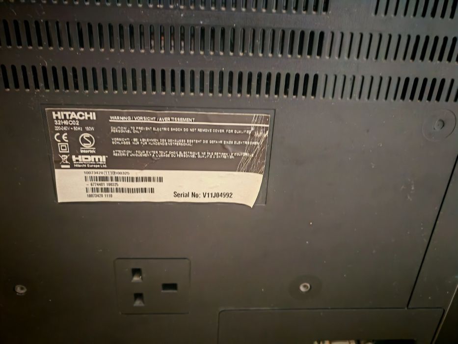 TV LCD Hitachi 32H6C02 32” – HD – 2x HDMI – Bom Estado