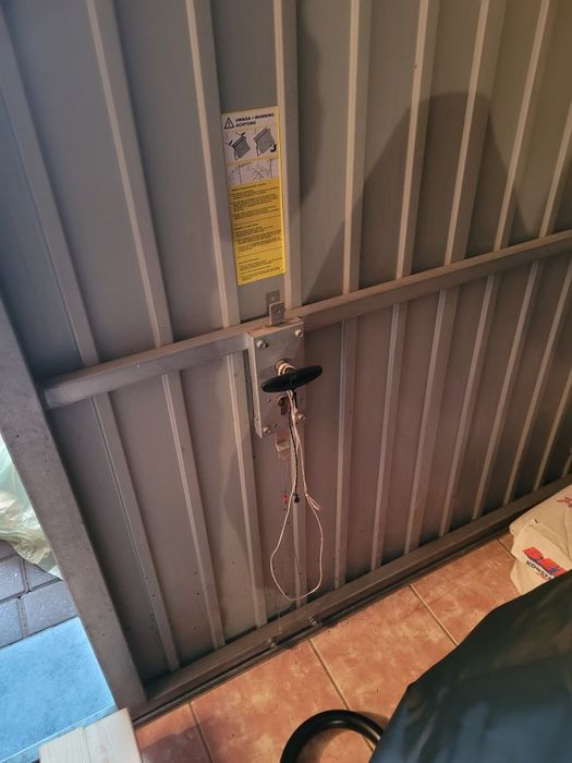 Brama garażowa uchylna Wiśniowski