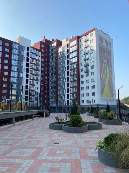 продам двокімнатну квартиру в центрі міста поруч ратуша та парк ЖР Княгинин Галицька Васильянок