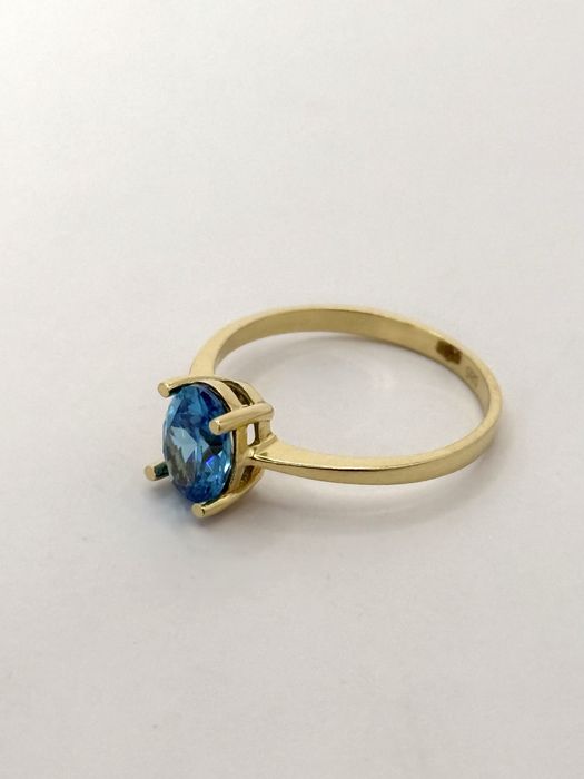 Złoty pierścionek rozmiar 16