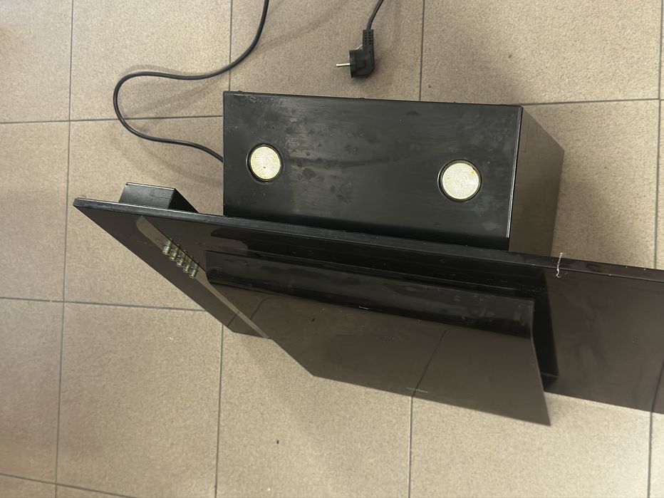 czarny okap kuchenny