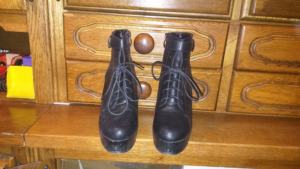 Exstra buty leciutkie