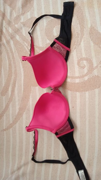Очень красивый бюстгалтер Matalan 85C