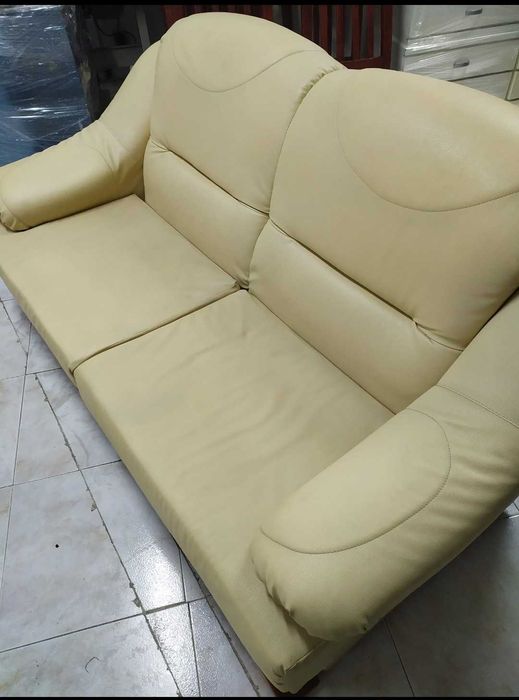 Conjunto  sofas mais dois conjuntos