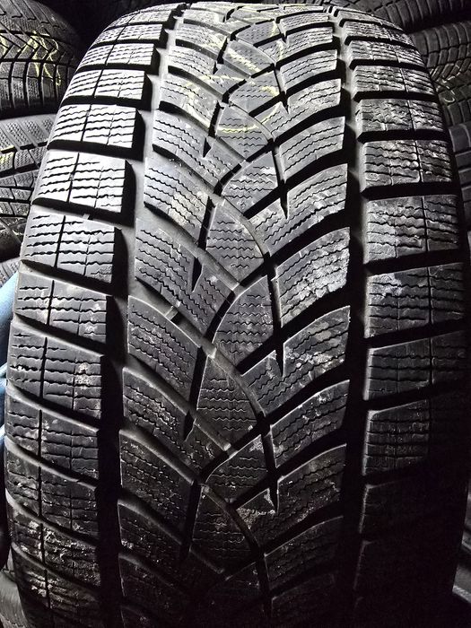275/45R20 Goodyear UltraGrip Perfomance