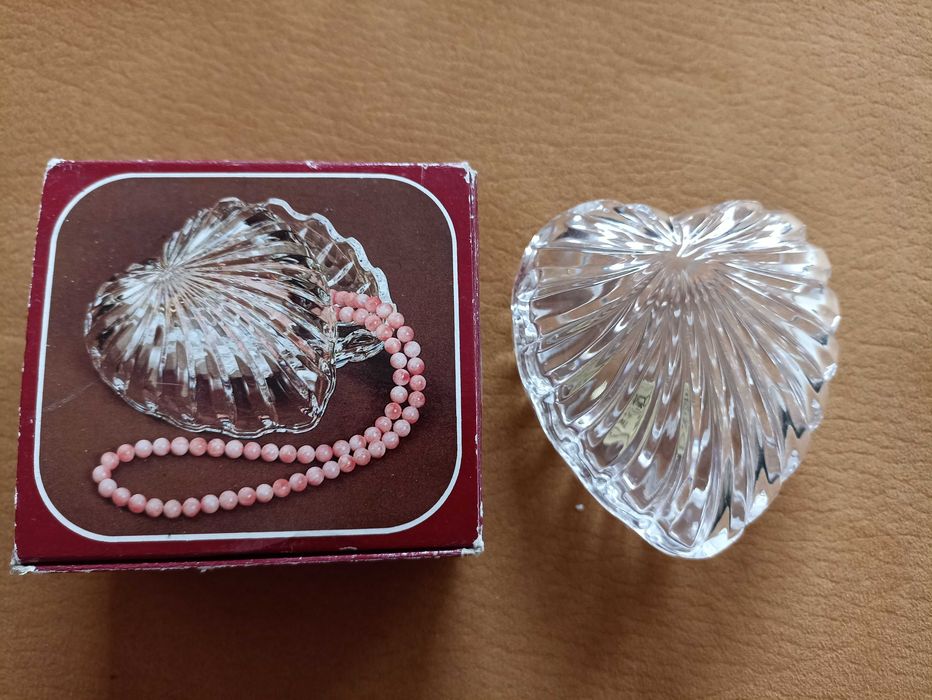 Guarda jóias de cristal