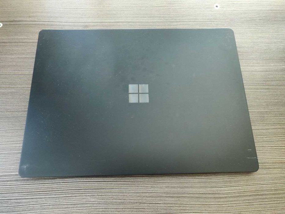 13" Microsoft surface 1969  i5 8250u/8gb/256gb
