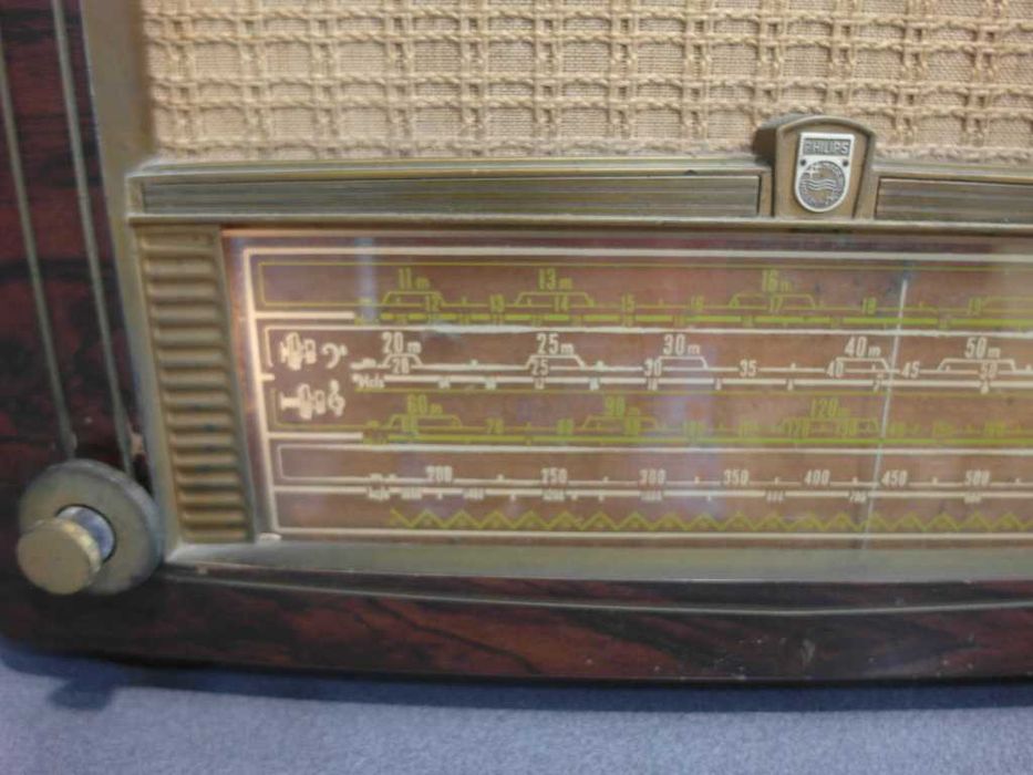 Rádio a Válvulas PHILIPS Anos 40 a funcionar